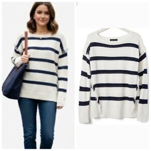 Banana Republic white & navy blue striped wool blend sweater Women's Size medium